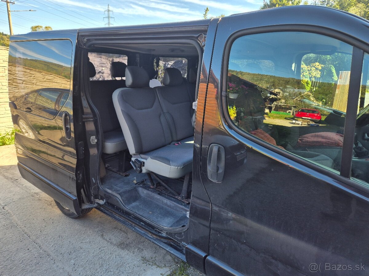 Opel Vivaro - 8