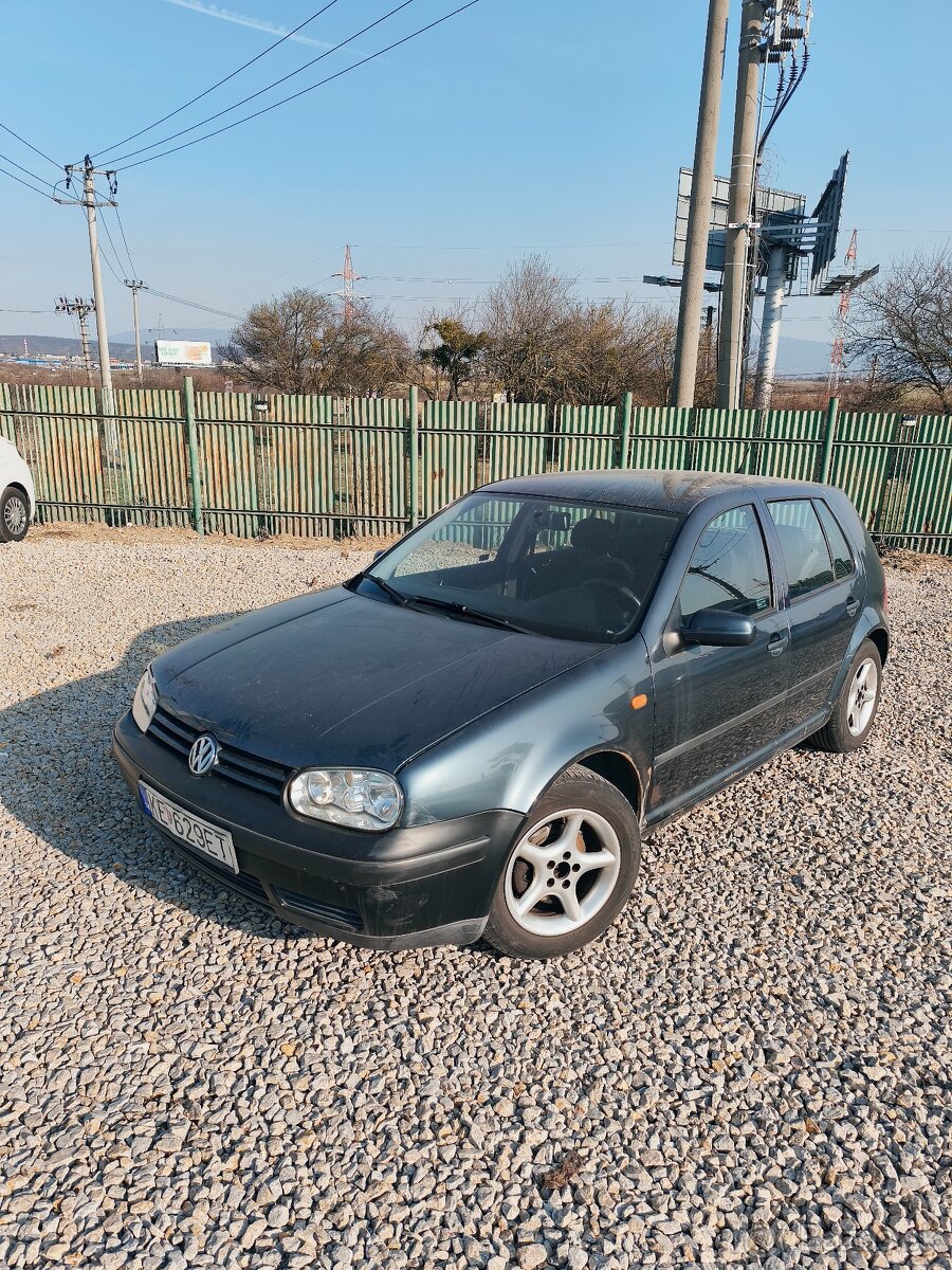Predám VW Golf IV, 1,6 74 kw benzín - 8