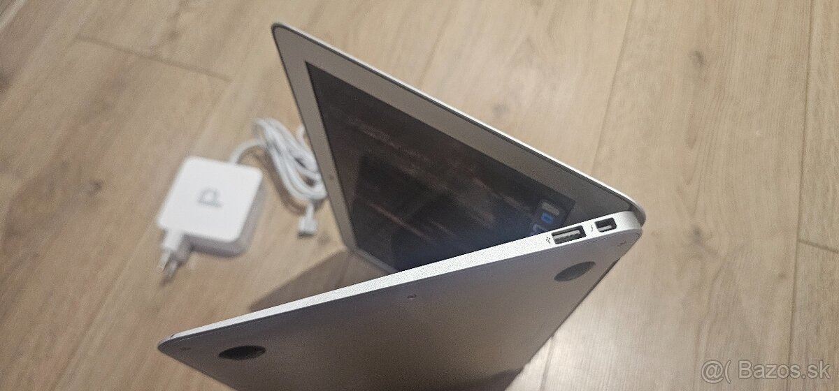 Apple Macbook Air 11 2014 A1465 Sequoia 15.6 - 8