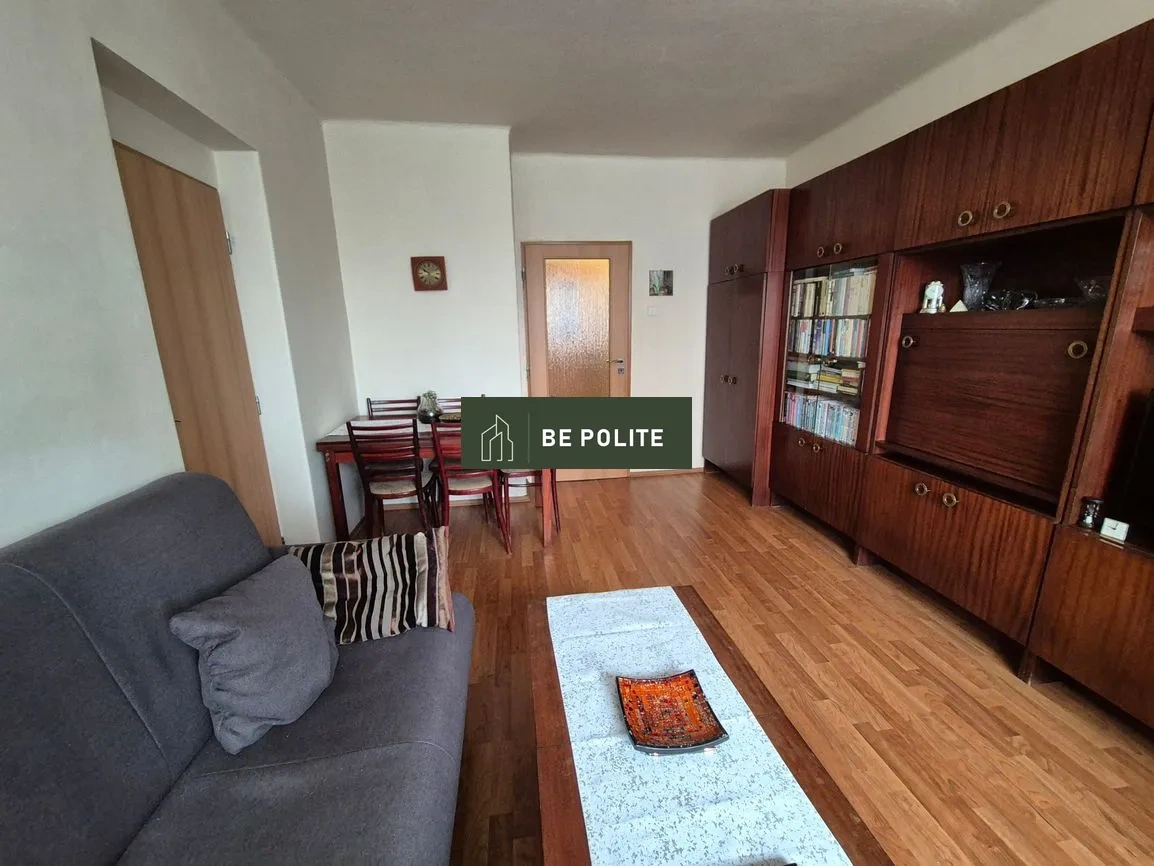 Predaj 3-izbový byt, 62 m2, loggia, čiast. rekonštrukcia, Le - 8