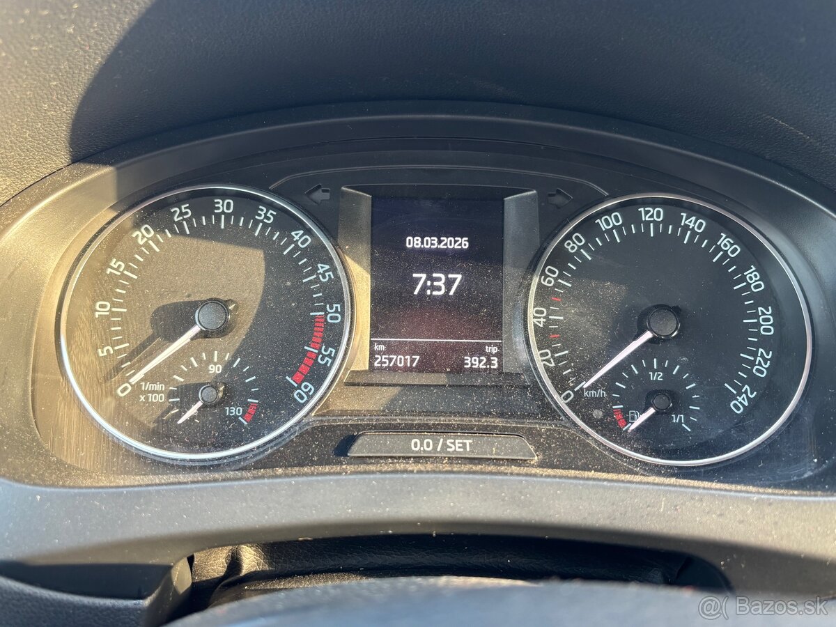 Škoda Rapid spaceback 1.4tdi - 8