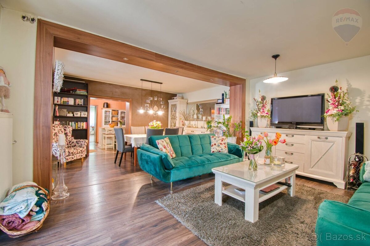 Predaj 4 izbový rodinný dom, krásnym veľkorysým pozemkom, Vr - 8