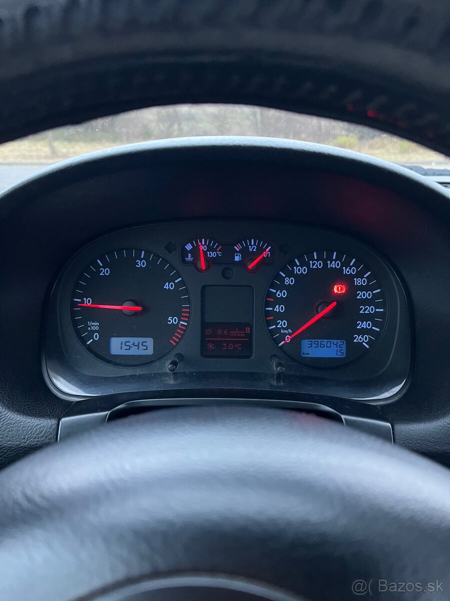 Volkswagen Golf IV - 8