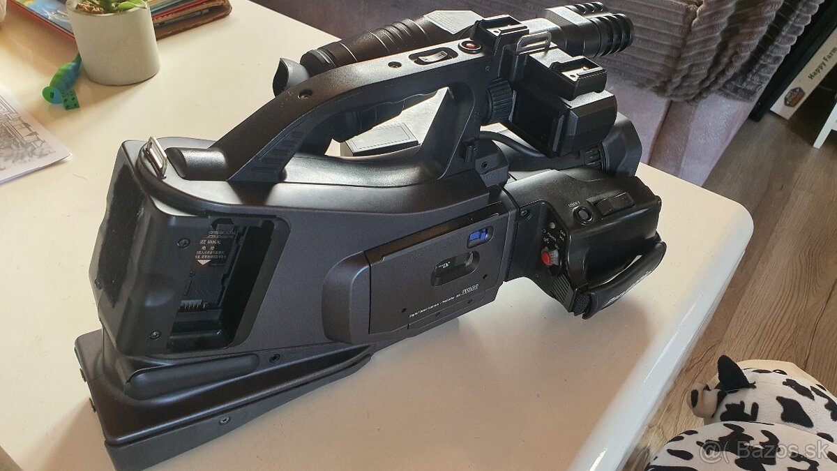 Predám profesionálnu kameru Panasonic 3CCD + RØDE mikrofón - 8