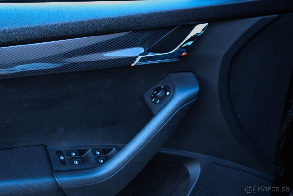 Škoda Octavia Combi 2.0 TDI RS DSG - 8