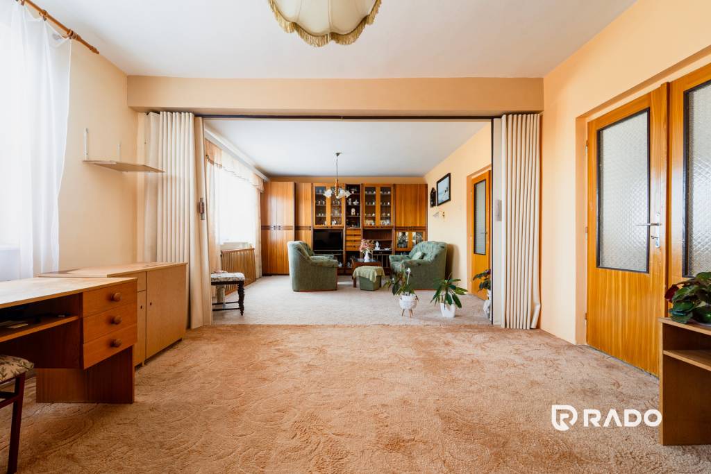 RADO | 8i RD s dvoma garážami a záhradou 974m2 | Zlatovce - 8