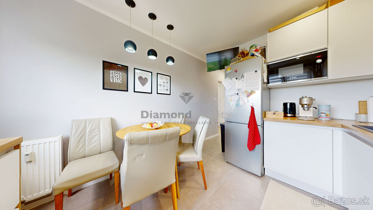 NA PREDAJ VEĽKÝ 4 IZBOVÝ BYT - 96 M2 - DVE LODŽIE, VIEDENSKÁ - 8