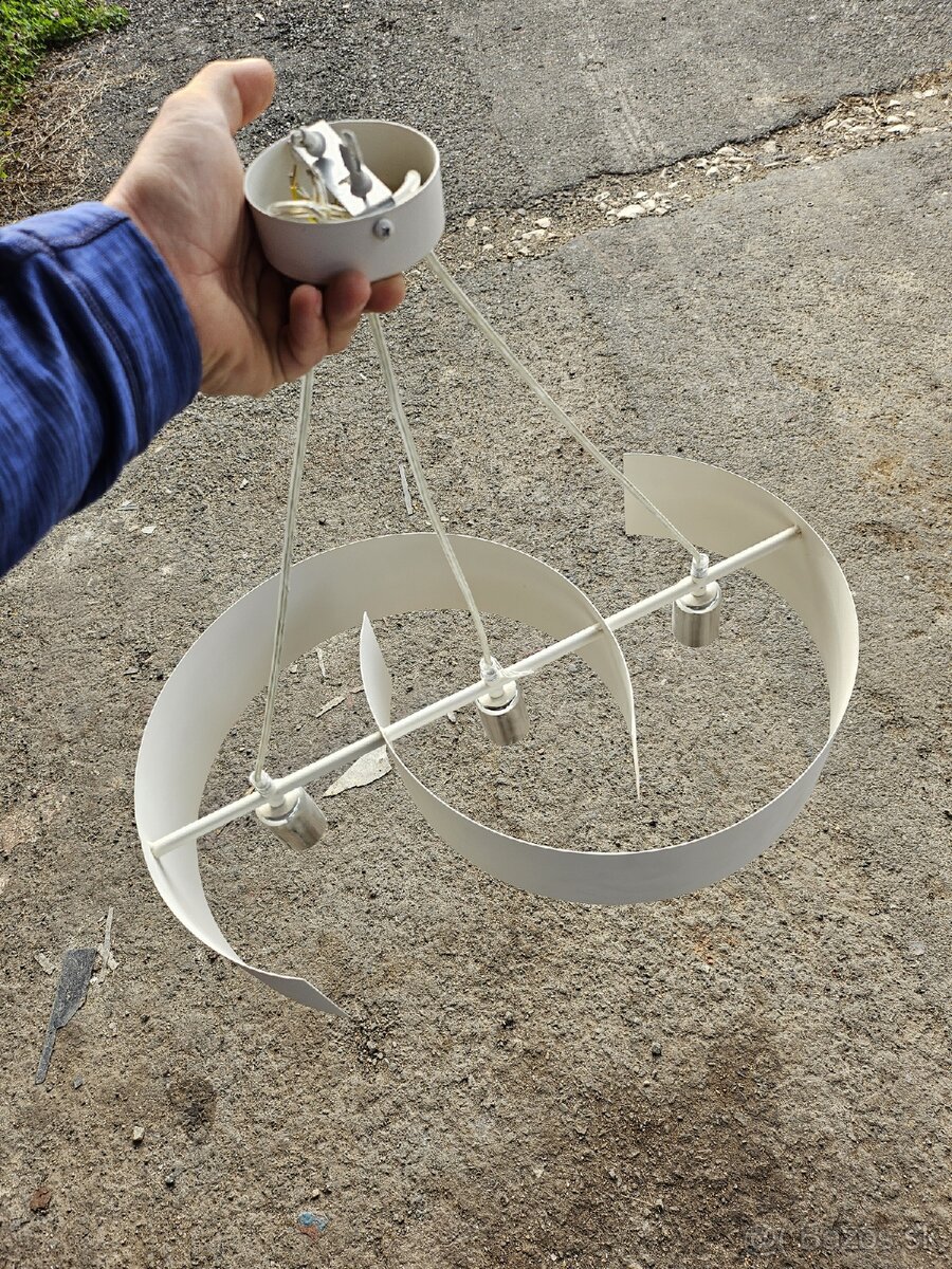 Predám malé umývadlo, podsvietené zrkadlo, luster a skrinku - 8