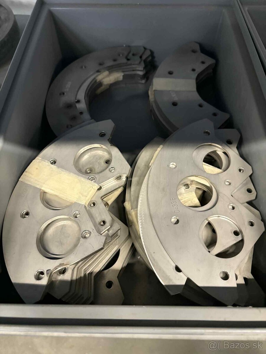 Laserový rezací stroj s 3D pálenim - 8