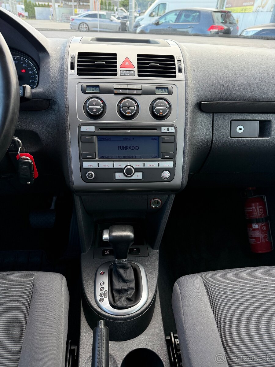 Volkswagen Touran 1.9TDI Conceptline - 8