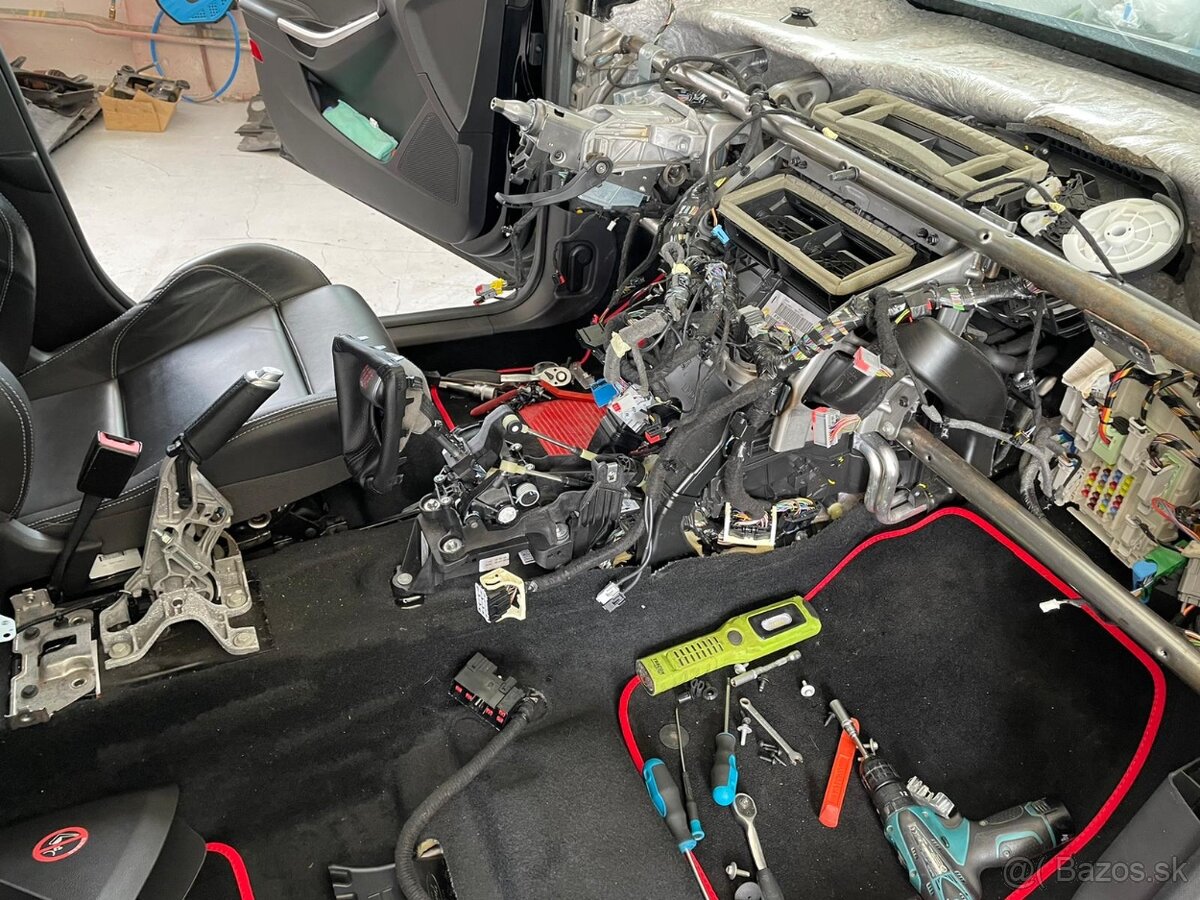 Autolakovňa-Servis-Pneuservis-Montáž ťažných zariadení - 8