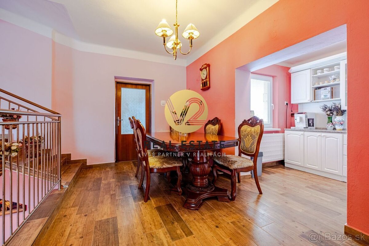 Ponúkame na Predaj - Priestranný Rodinný dom, slnečný pozem - 8