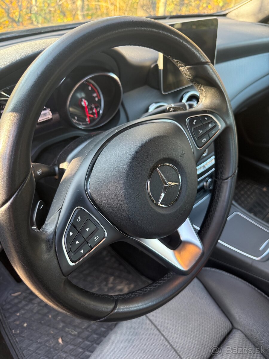 Mercedes-Benz GLA 180 d - 8