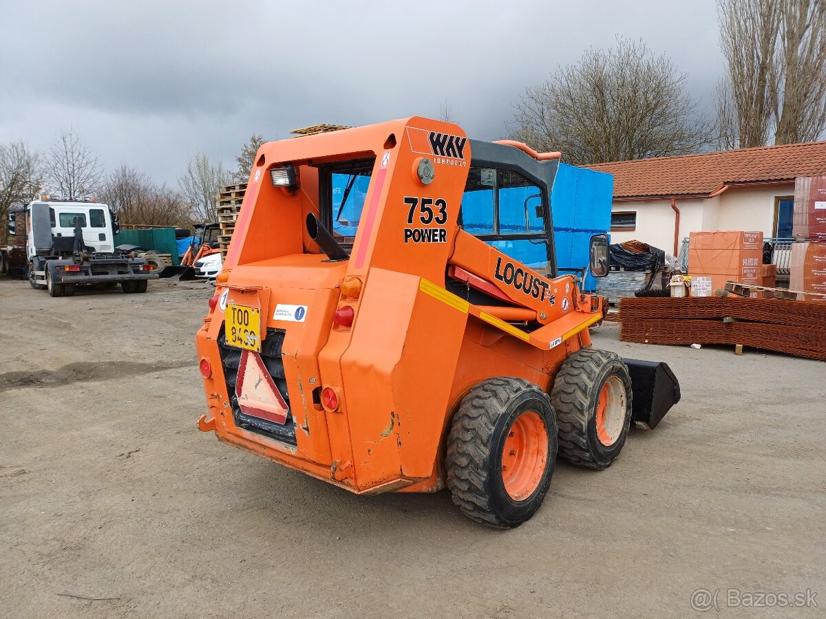 LOCUST L 753 nakladač smykový - 8