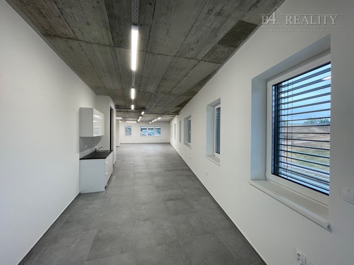 Kancelárske priestory, 171 m2 + terasa 80m2, 5x parkovacie s - 8