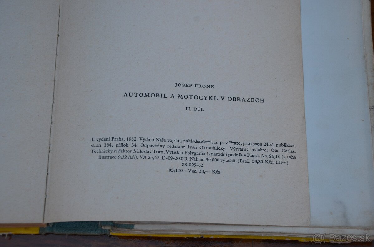 Predák knihu o automobiloch - 8