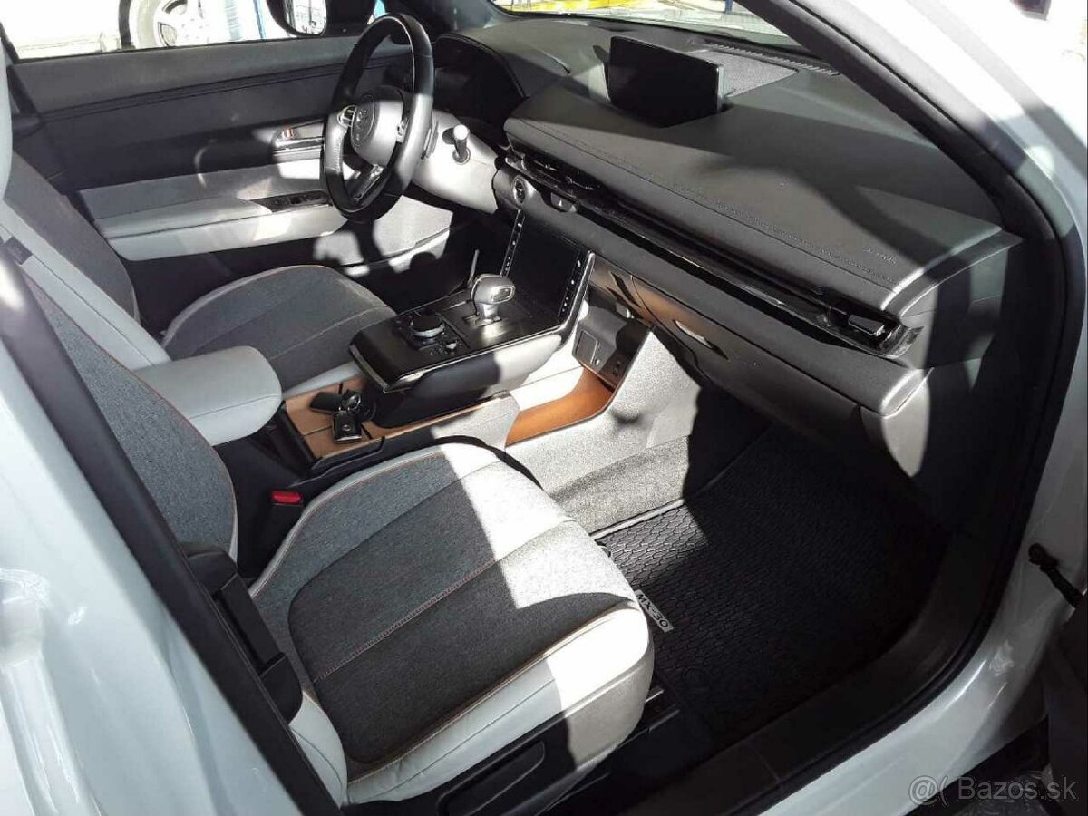 Mazda MX-30 elektro, r.v. 11/2020, 52tis km - 8