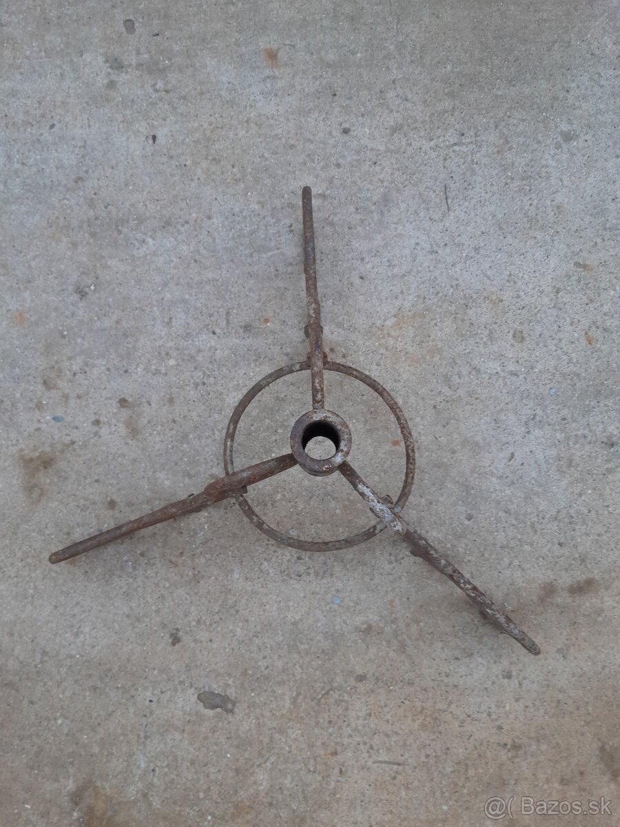 Predám stojan na stromček, alebo kvety - 8