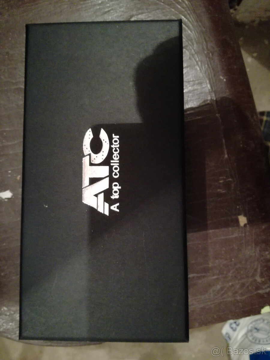 Bently model a Rolls Royce - 8