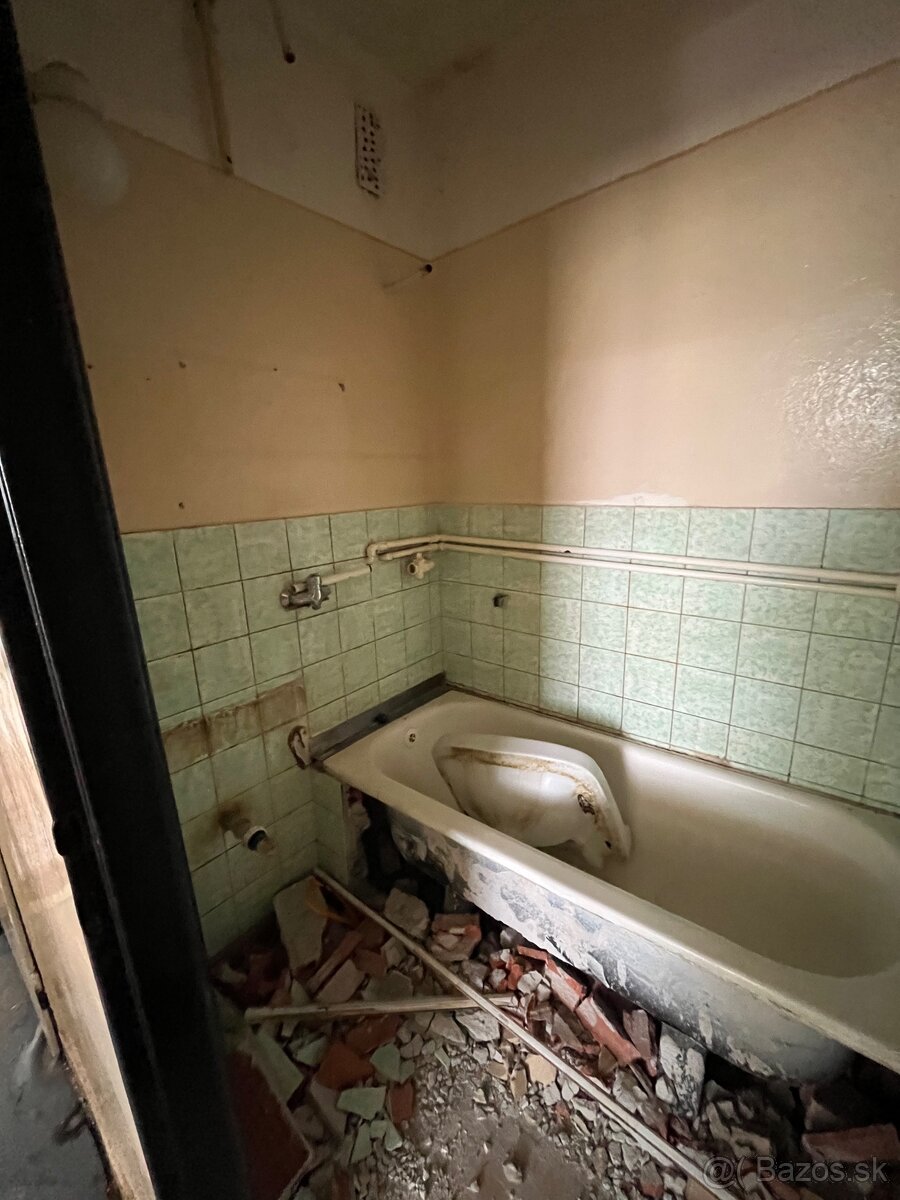 Rekonštrukcia domu / bytu - 8