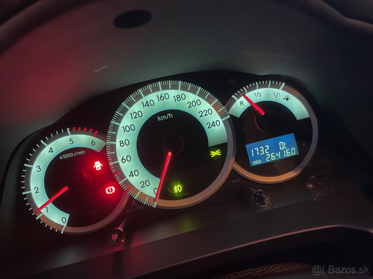 toyota corola verso - 8