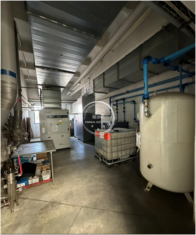 Výrobná hala o rozlohe 5 000m2 v Nitre - 8