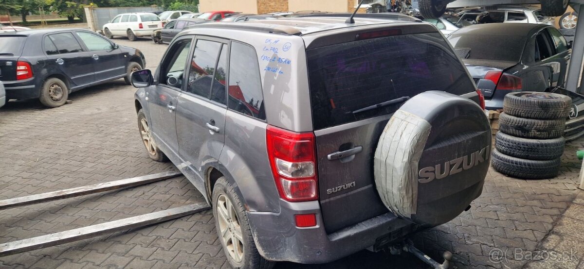 Lacno rozpredám Suzuki Grand Vitara JT na náhradné diely - 8