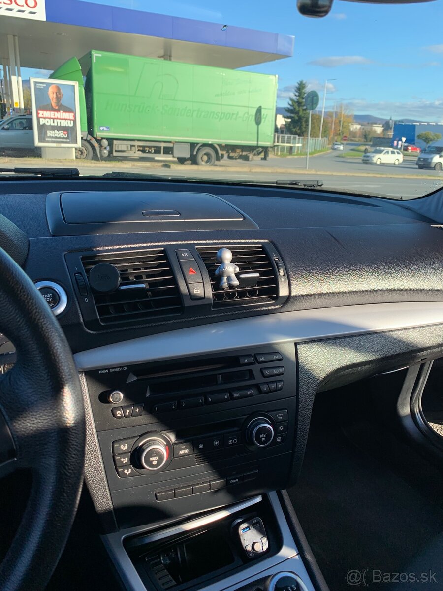 Predám BMW e87 118d - 8