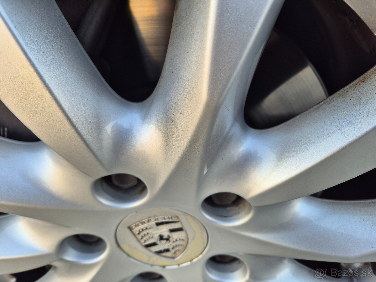 Porsche cayenne 3.0 TDI plná výbava - 8