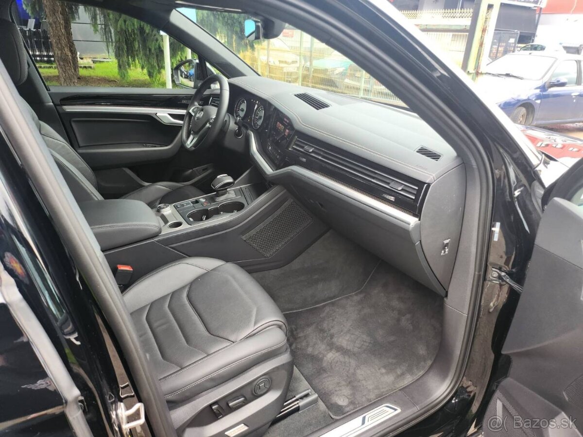 Volkswagen Touareg 3.0 V6 TDI SCR 4Motion Tiptronic - 8
