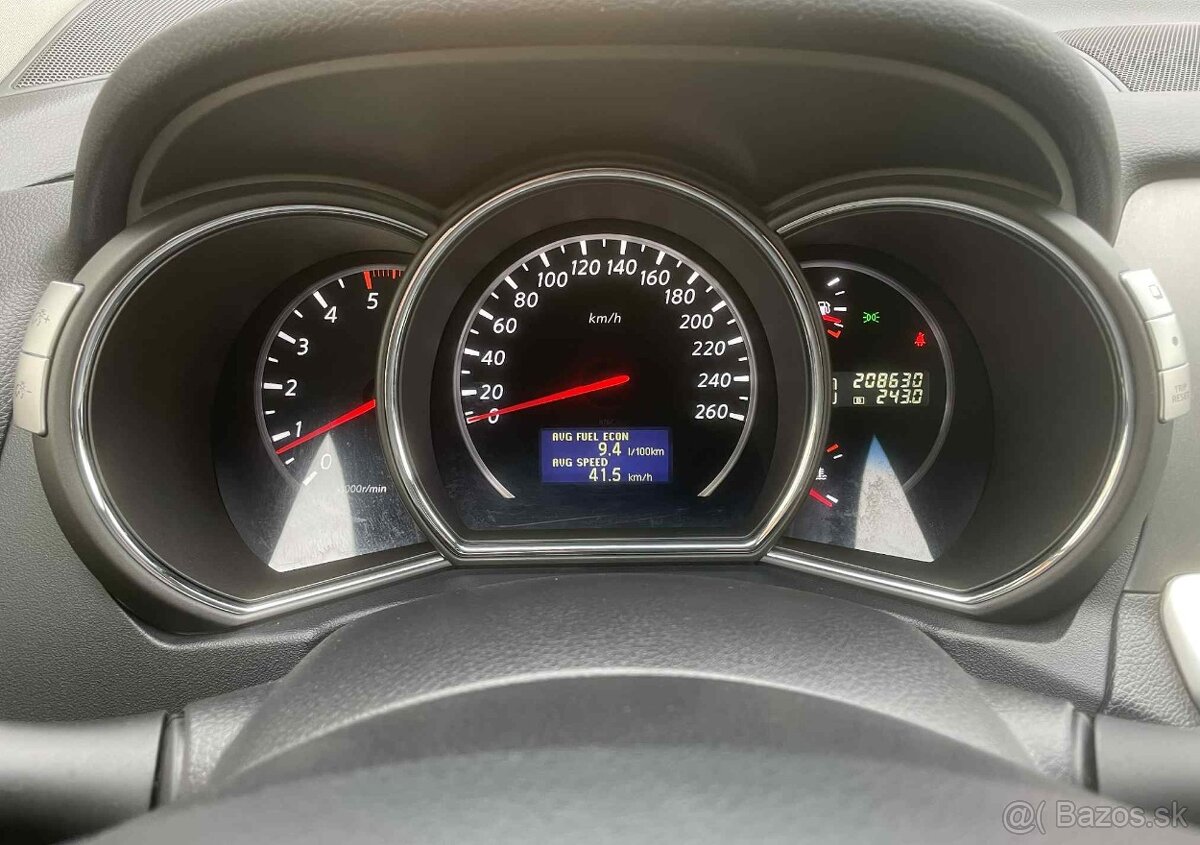 Nissan Murano 2.5 dCi Premium A/T - 8