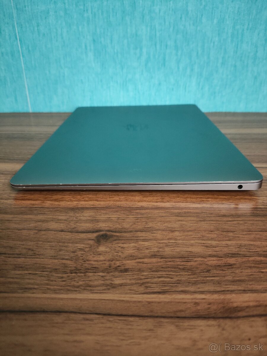 MacBook Air 2020 | i7 • 8GB • 512GB SSD - 8