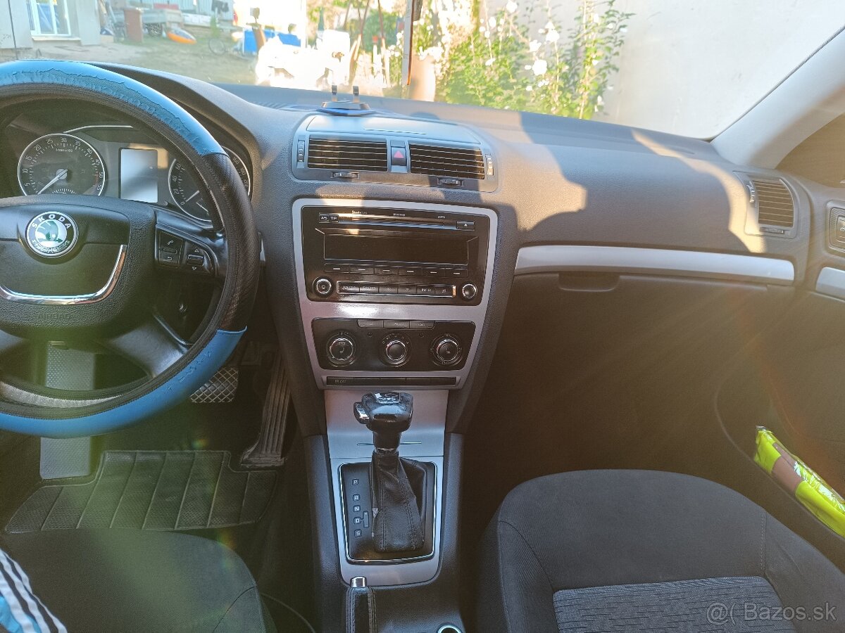 Škoda Octavia 2 facelift combi - 8