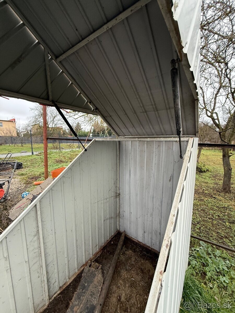 Plechová motogaráž so železnou konštrukciou - 8
