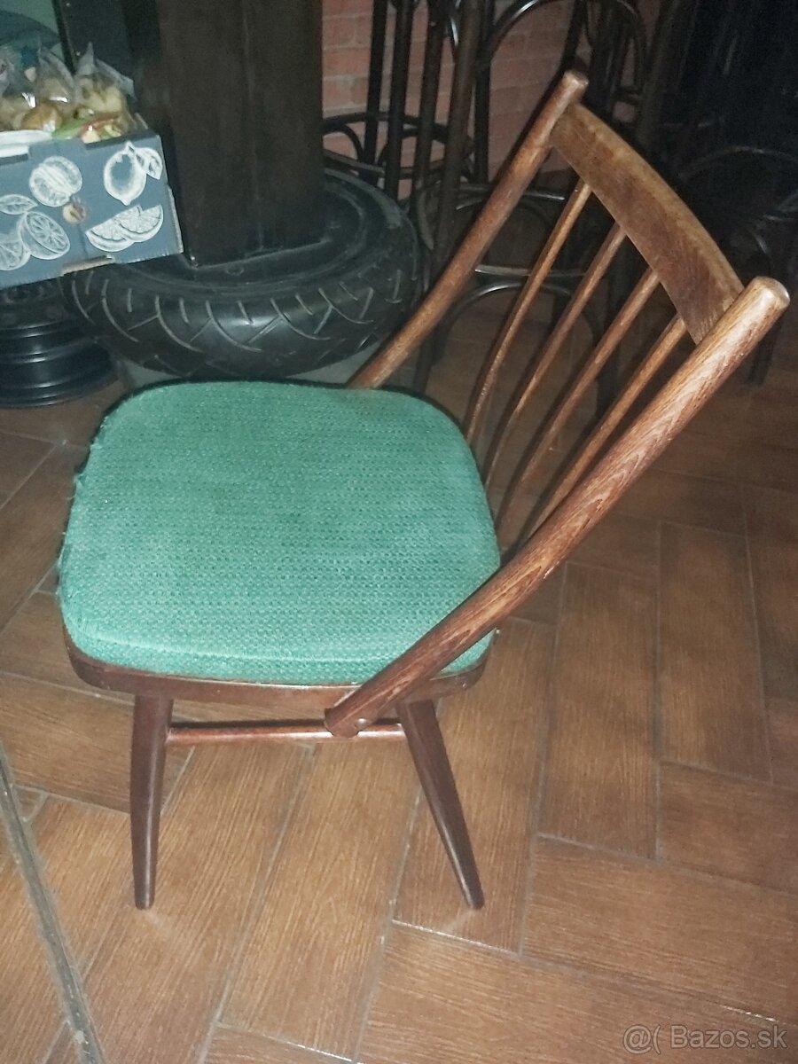 Stare stoličky - 8