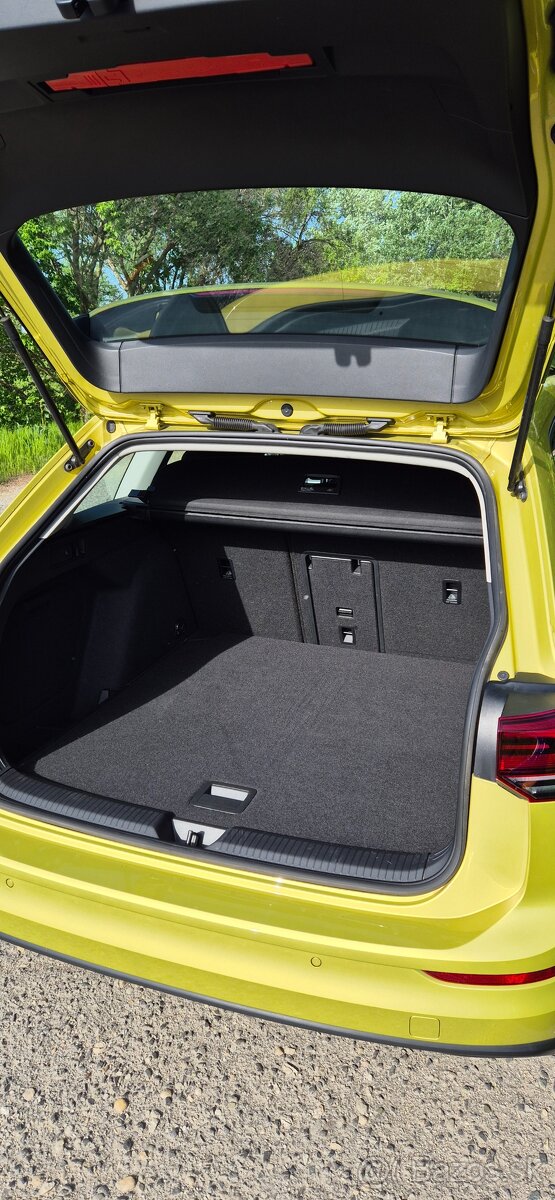 VW Golf Variant 8 v zaruke so zimnymi pneu gratis - 8
