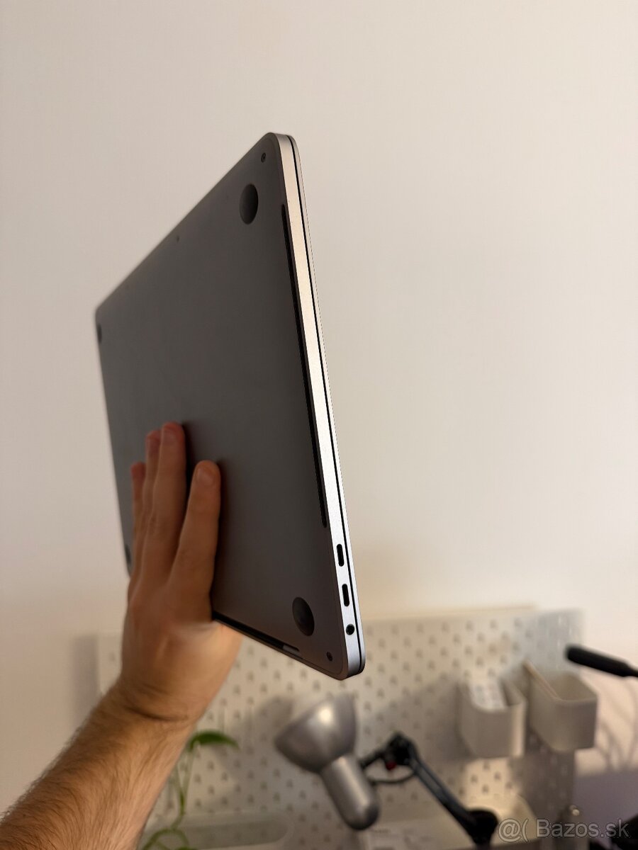 MacBook Pro 13” 2019 - 8