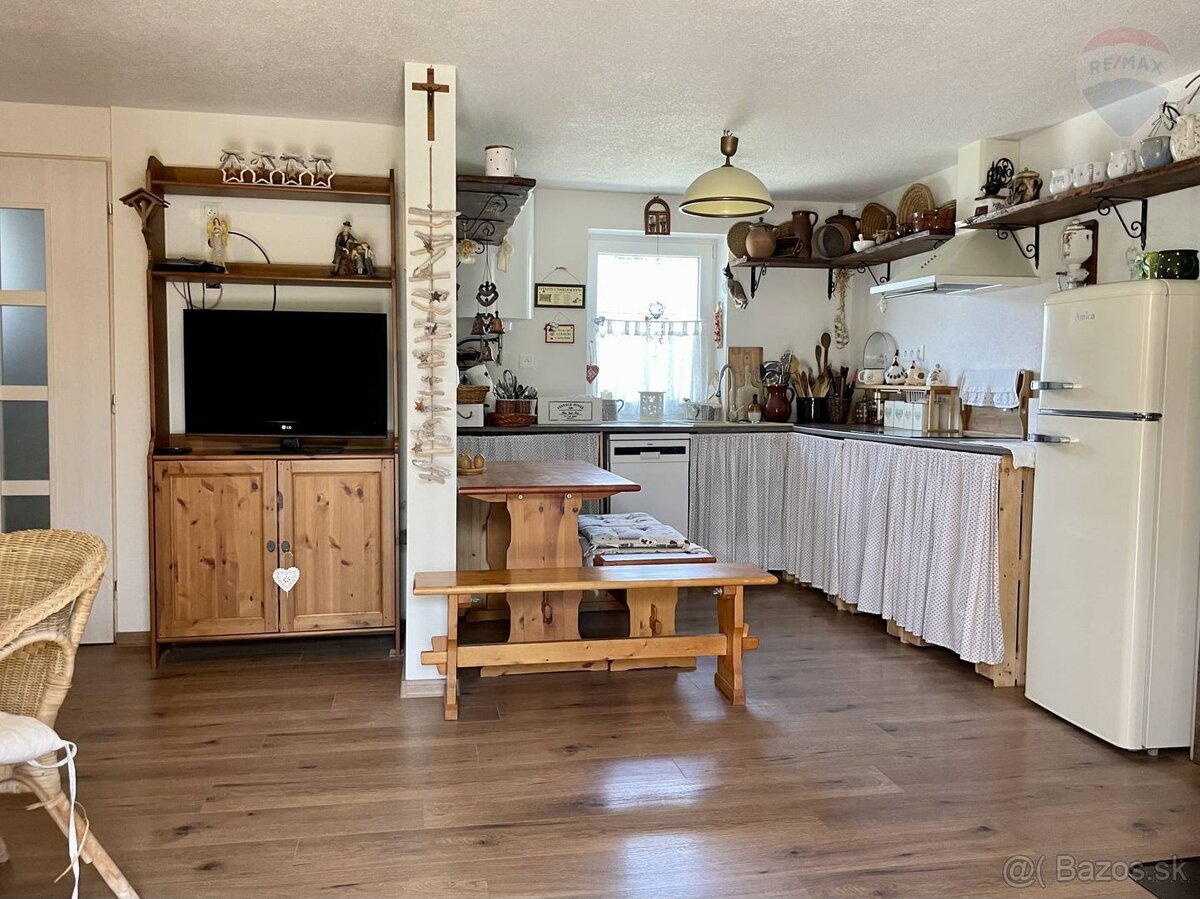 REZERVOVANÉ: Rodinný dom na rekreačné využitie v turisticky - 8