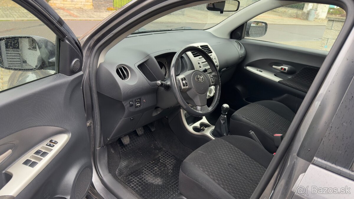 Toyota urban cruiser 1,3 benzin - 8