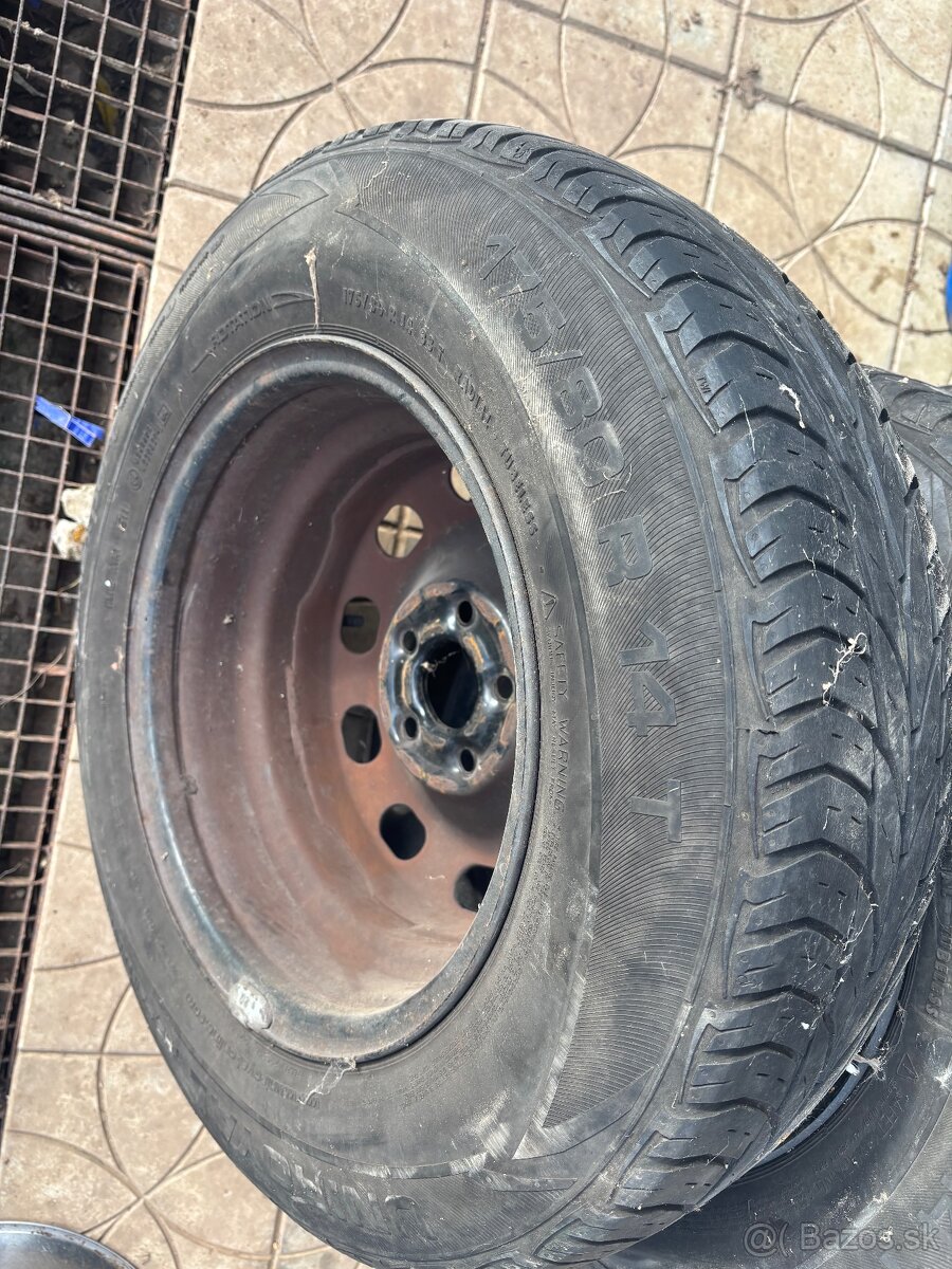 Pneumatiky s plech.diskami 185/80 r14 T - 8