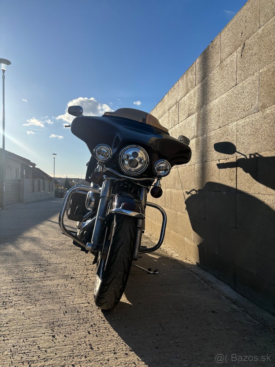 Harley Davidson FLHTC - 8