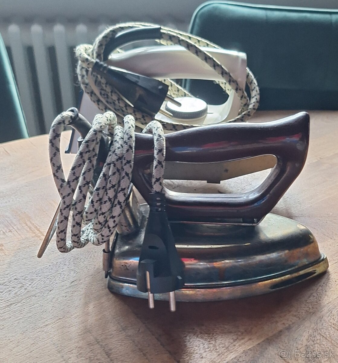 2 starožitné žehličky - 8