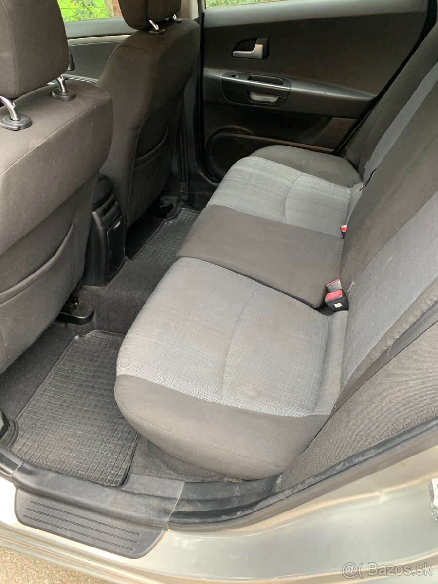 Kia Ceed SW 1.6CRDI 85Kw 6Q 12/2011 - 8