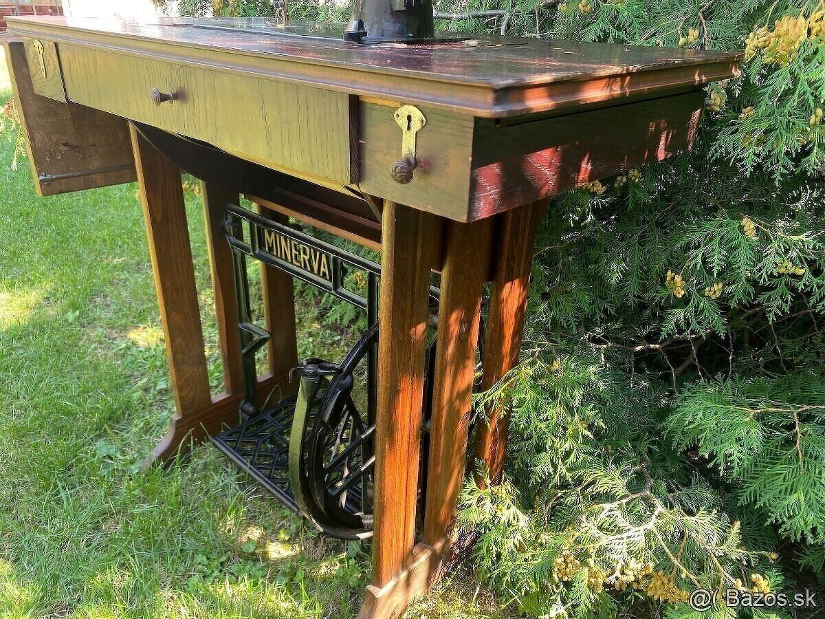 Šijací stroj MINERVA - 8