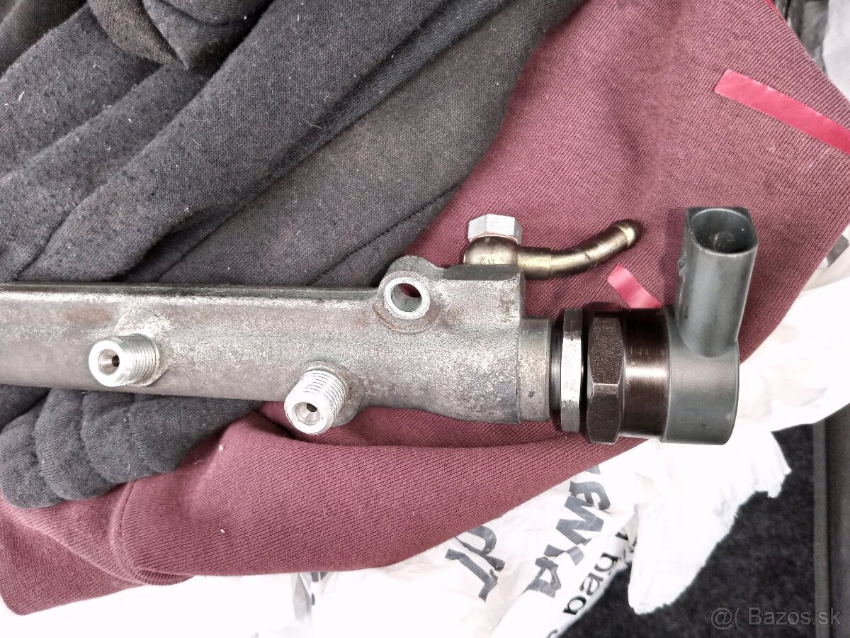 BMW M57N comon rail lišta čidla - 8