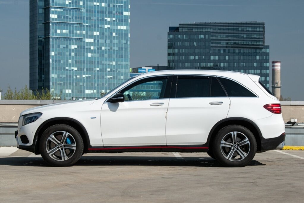 Mercedes-Benz GLC SUV 350 e 4MATIC A/T - 8