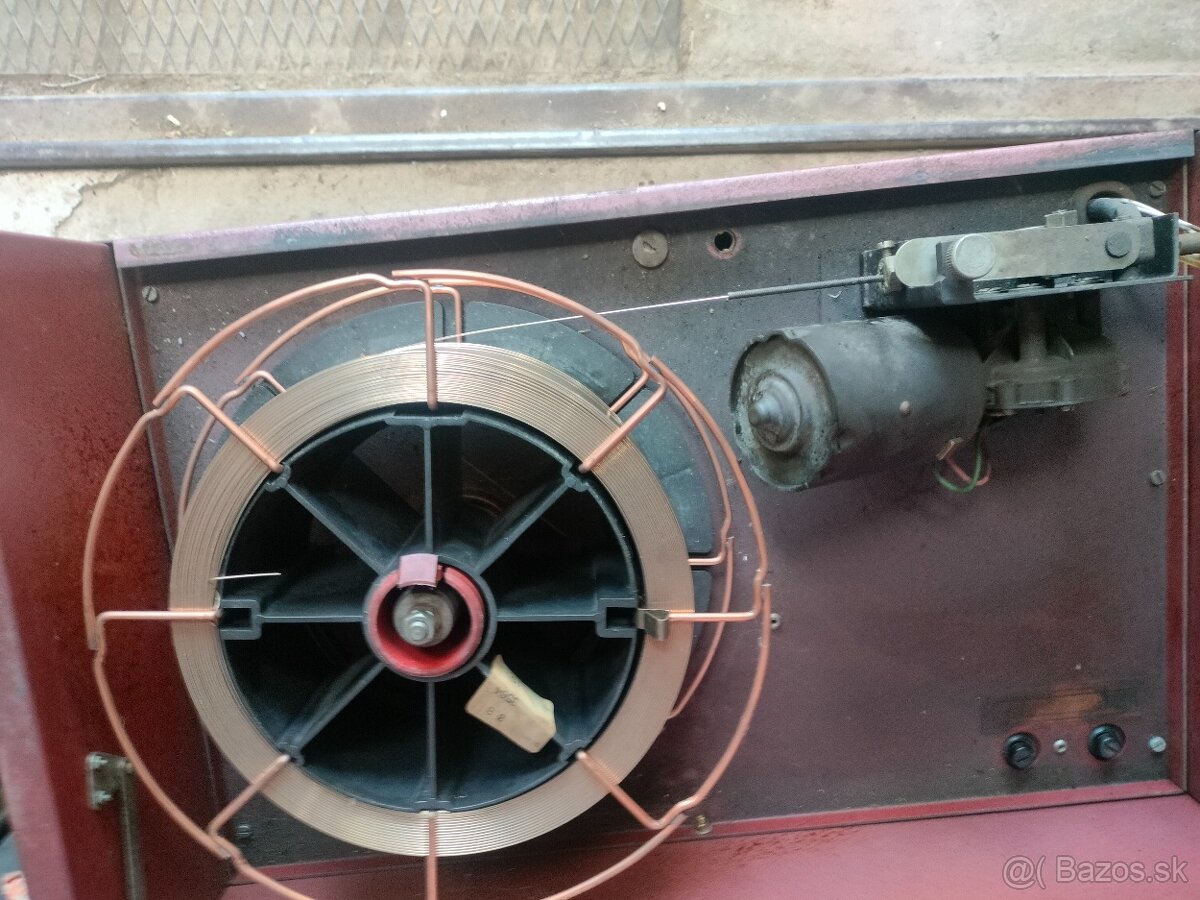 svářečka CO 2 - 8
