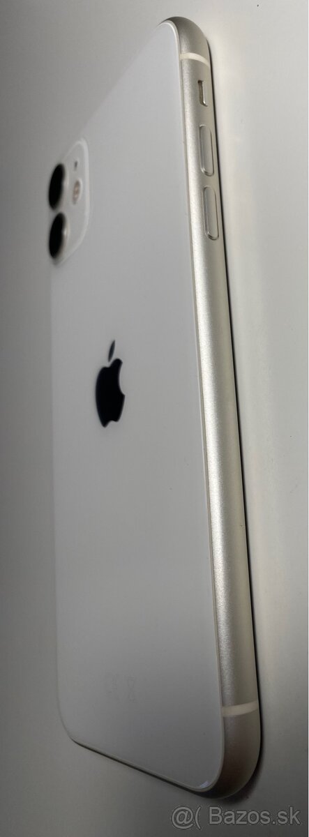 iPhone 11, batéria 84% - 8