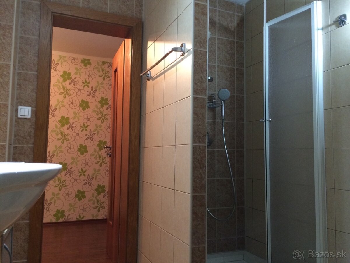 priestranný byt v obci Breza - 8