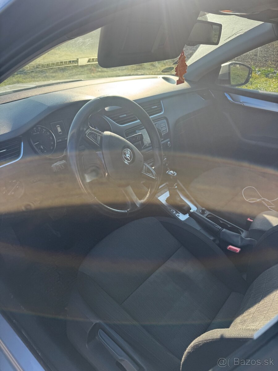 Skoda Octavia 3 2.0tdi 135kw 4x4 Automat plně funkční bez zá - 8